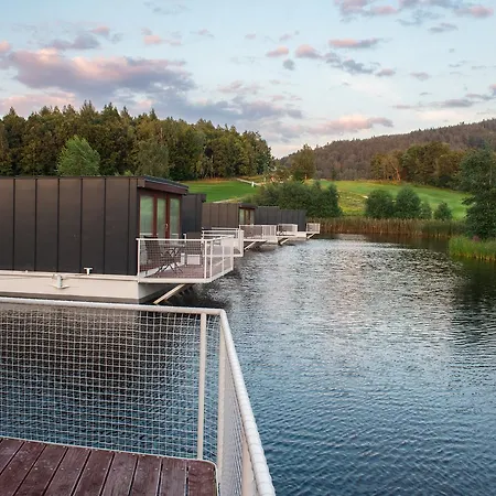 Hausboaty Ypsilon Golf Liberec 3*